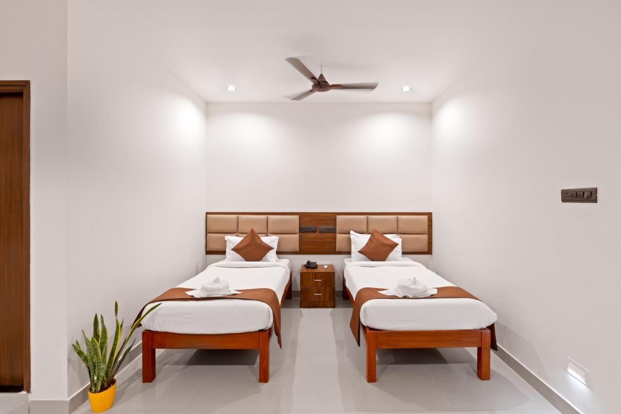 The Elite Hotel Hyderabad Exterior foto
